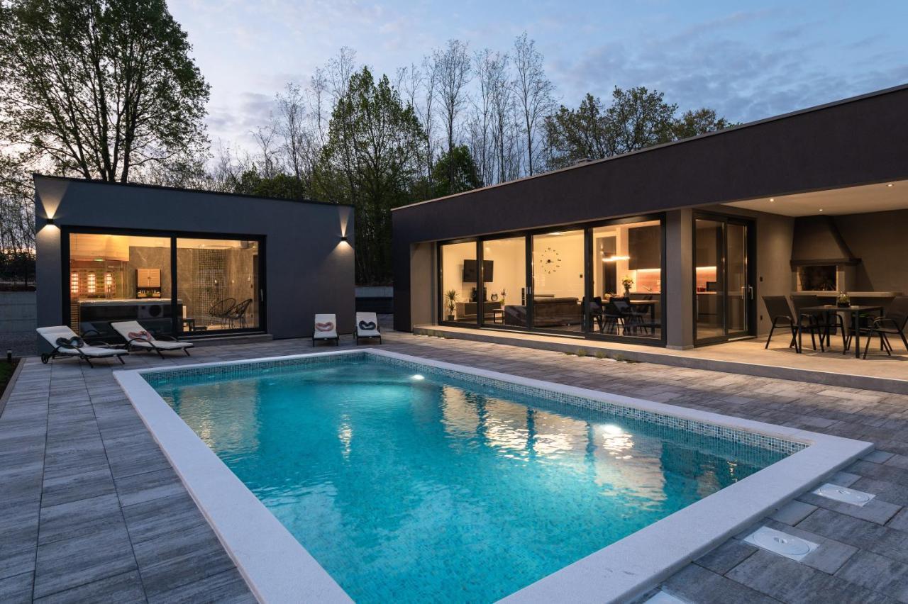 Green Luxury II With Heated Pool, Jacuzzi & Sauna Ruzici  Екстериор снимка